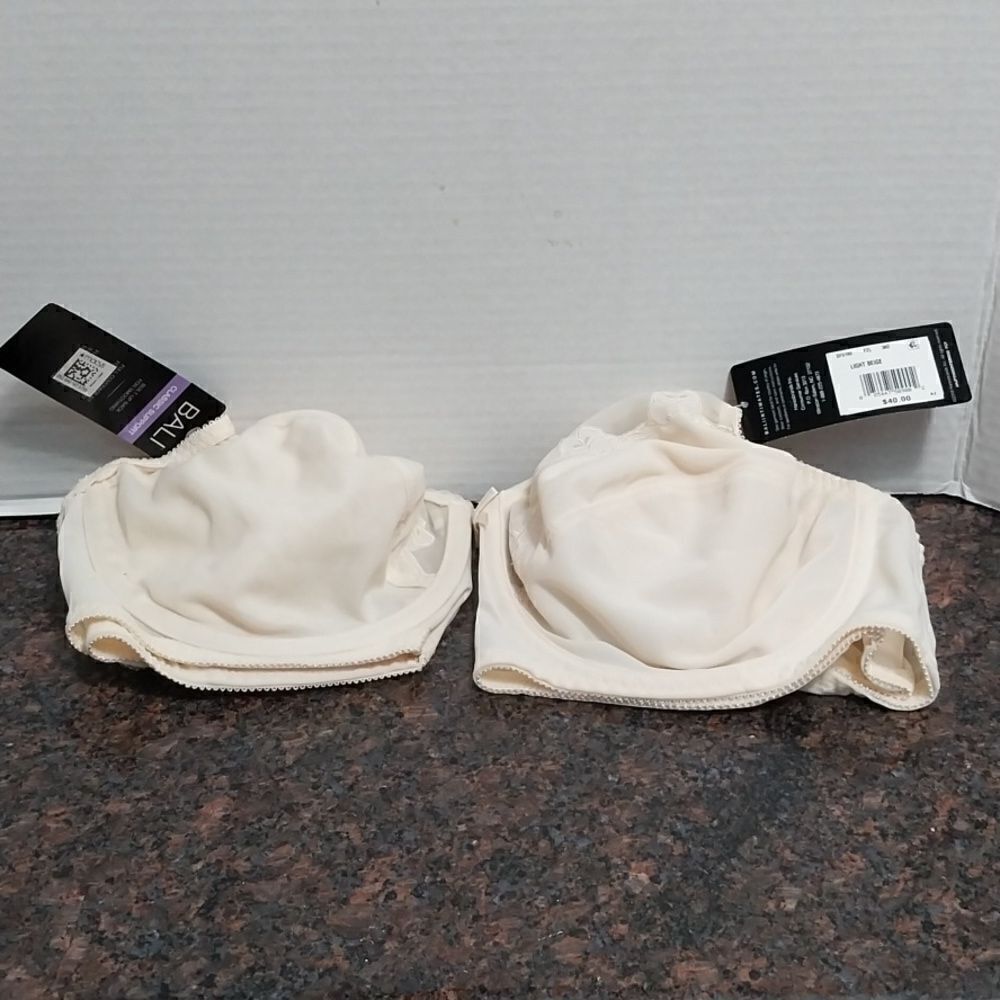 NWT 2 Bali Seamless Nude/Cream Strapless Convertible Bra